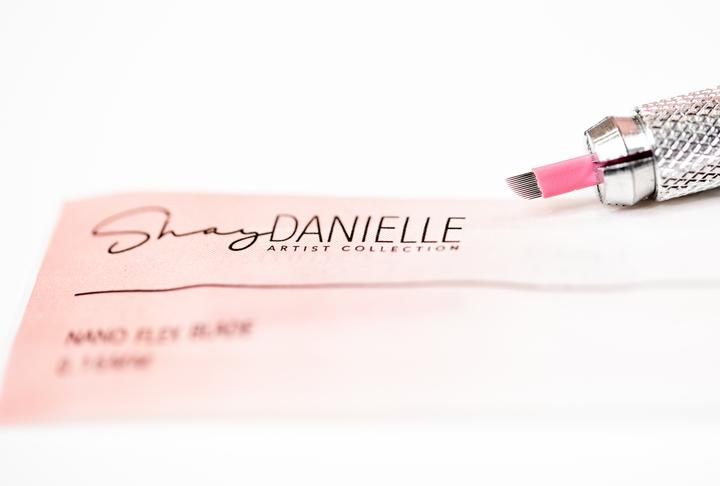 Shay Danielle - .16MM 14 CURVED SLANT NANO FLEX BLADE - Cosmedic Supplies